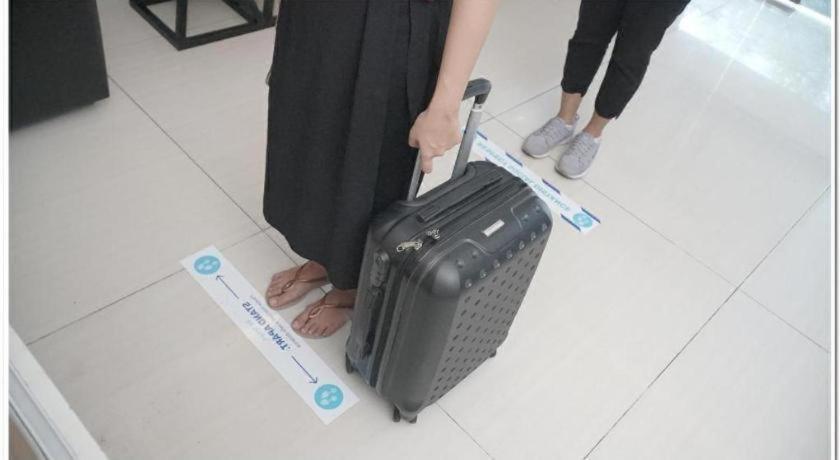 Reddoorz Plus Near Mall Bali Galeria 2 Denpasar  Luaran gambar