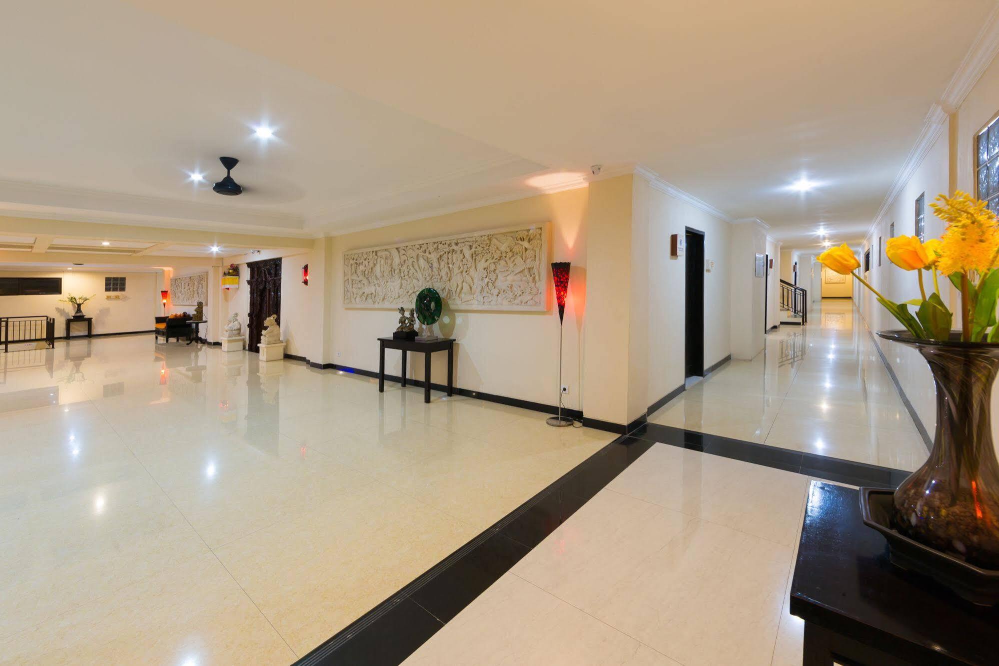 Reddoorz Plus Near Mall Bali Galeria 2 Denpasar  Luaran gambar