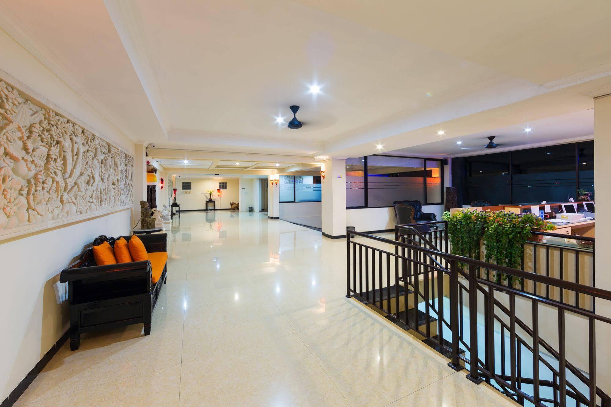 Reddoorz Plus Near Mall Bali Galeria 2 Denpasar  Luaran gambar