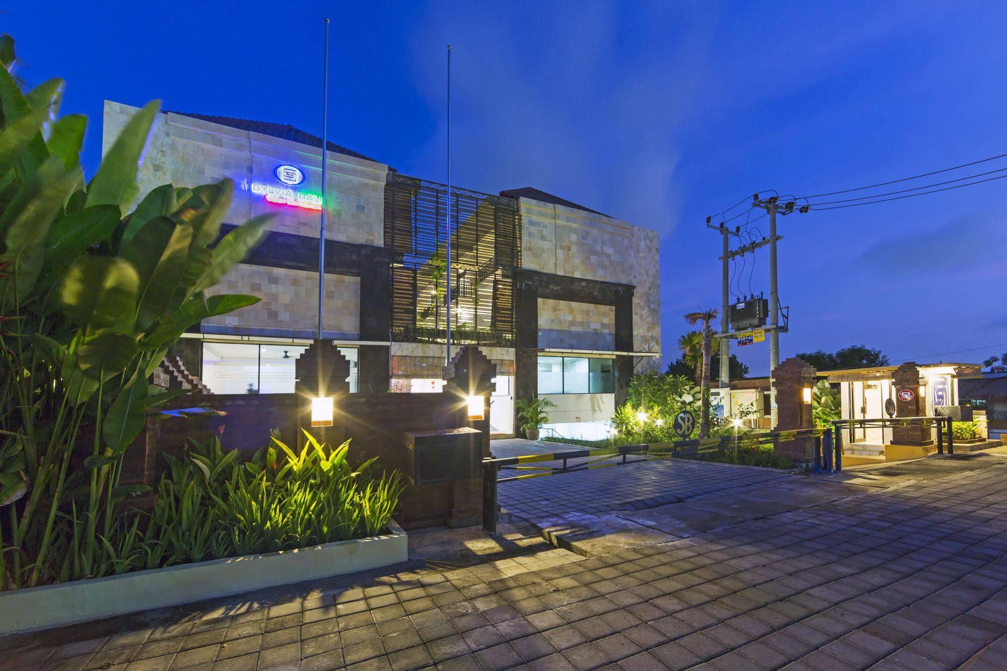 Reddoorz Plus Near Mall Bali Galeria 2 Denpasar  Luaran gambar